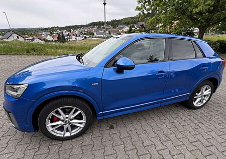 Audi Q2 S-LINE 190 PS Scheckheftgepflegt