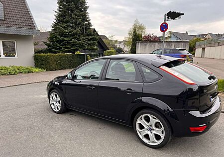 Ford Focus +2.0+16V+CNG+Titanium