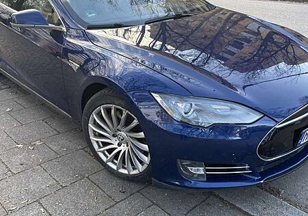 Tesla Model S 70D Allradantrieb