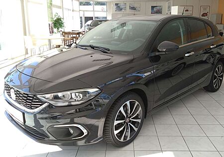 Fiat Tipo Hatchback 1.6 MultiJet Lounge Navi Sitzheizung RKF