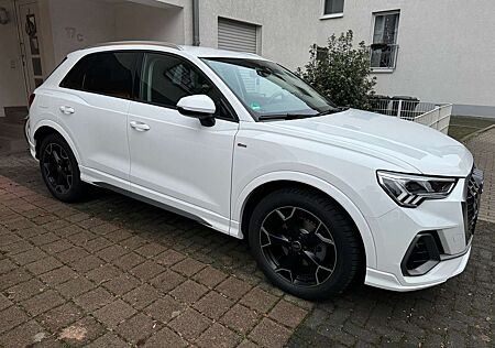 Audi Q3 35 TFSI S tronic line