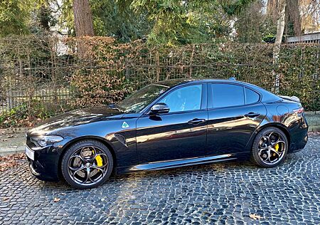 Alfa Romeo Giulia 2.9 V6 Bi-Turbo AT8 Quadrifoglio