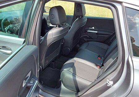 Mercedes-Benz A 180 7G-DCT Progressive