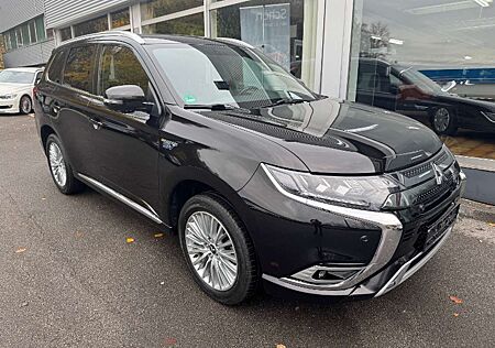 Mitsubishi Outlander Plug-in Hybrid PLUS Intro 2.4 4WD