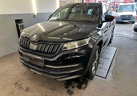 Skoda Kodiaq Sportline Pano*AHK*StHz*Black-Edition*