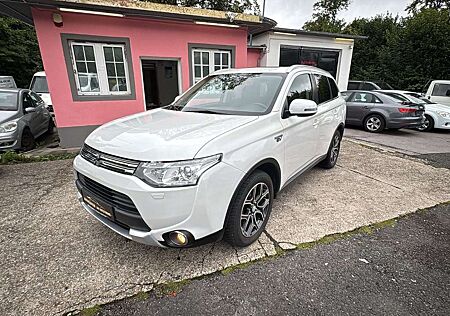 Mitsubishi Outlander PHEV Top 4WD plug -in HYBRID