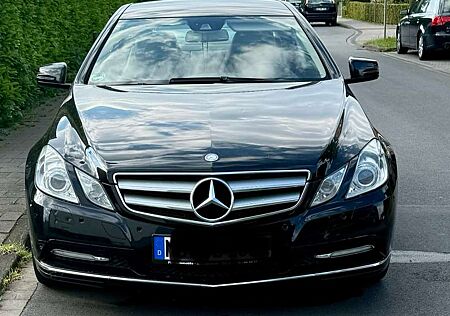 Mercedes-Benz E 250 CDI DPF Coupe BlueEFFICIENCY Automatik Elegance