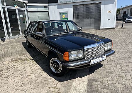 Mercedes-Benz 250 W123 Langversion Pullmann ,,PROMI-Fahrzeug“
