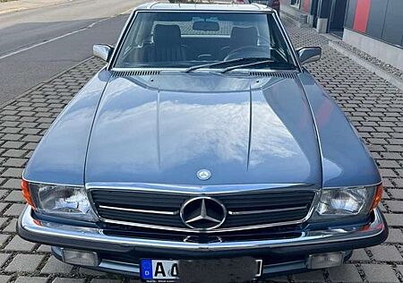 Mercedes-Benz SL 560