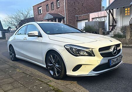 Mercedes-Benz CLA 200 Shooting Brake 7G-DCT AMG Line