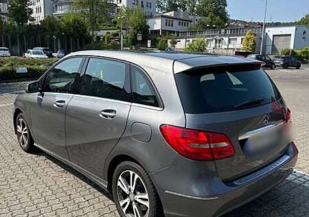 Mercedes-Benz B 180 (BlueEFFICIENCY) 7G-DCT