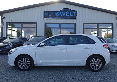 Hyundai i30 1.4 T KLIMAAUT SITZH PDC AHK Insp+TÜV NEU