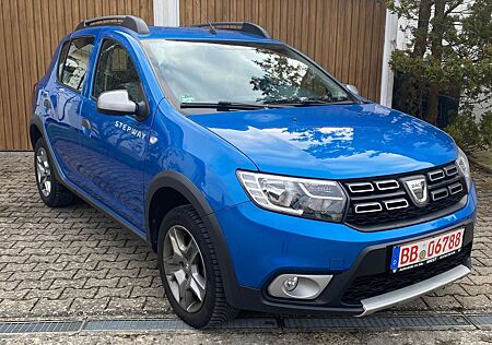 Dacia Sandero TCe 90 Stepway - AHK-NAVI-Rückfahrk.-