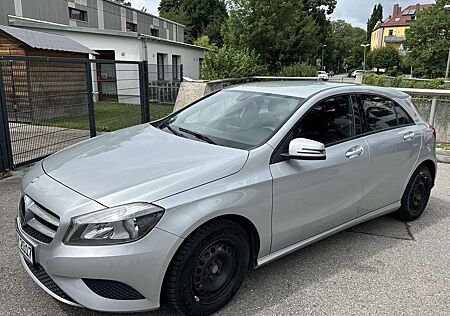 Mercedes-Benz A 180 (BlueEFFICIENCY)