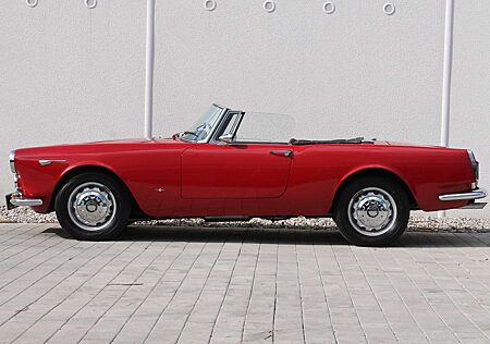 Alfa Romeo Spider 2600 Touring