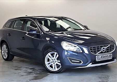 Volvo V60 2.4 215PS D5 Momentum AWD Automatik Standh