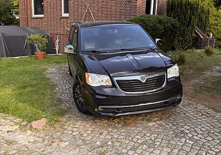 Lancia Voyager Ausstattung S, Gepflegt, 2.Hd.