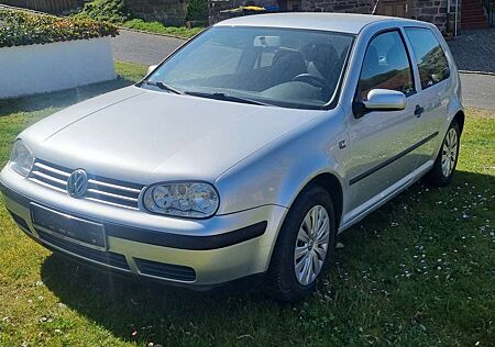 VW Golf Volkswagen 1.6 TÜV 4/27