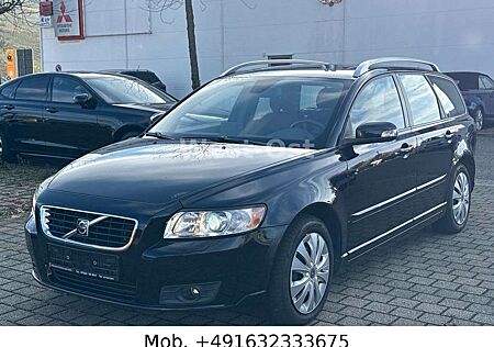 Volvo V50 Kombi 2.0 D Summum Leder SDach PDC HU/AU neu