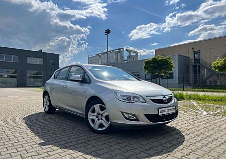 Opel Astra J Lim. 5-trg. Edition TÜV NEU SERVICE NEU