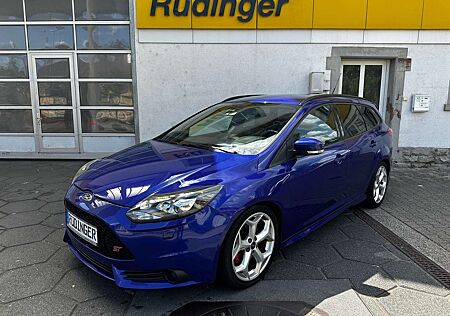 Ford Focus ST LEDER RECARO XENON KAMERA