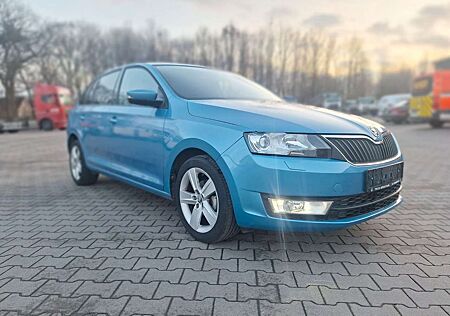 Skoda Rapid /Spaceback Spaceback Drive Xenon PDC Klimaautomatik