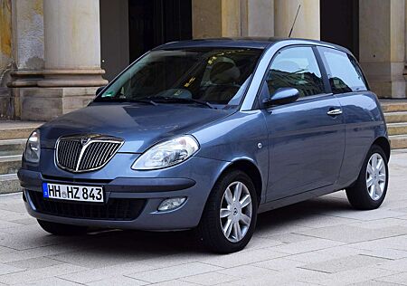 Lancia Ypsilon Y 1.2 16v Argento