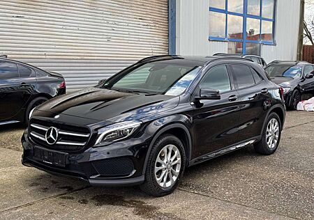 Mercedes-Benz GLA 220 CDI AMG line/Pano/PDC