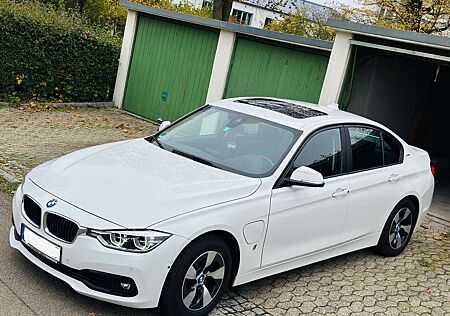 BMW 330e 330 iPerformance Advantage Hybrid Plug-in