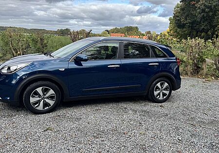 Kia Niro gebraucht kaufen Kia Niro Vision*Navi&Kamera*Leder*AHK*Carplay*8fach bereift