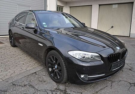 BMW 520d 520 Aut.*AHK-Kamera-Leder-Navi-Xenon*