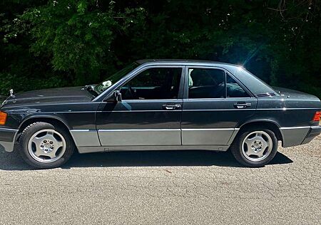 Mercedes-Benz 190 E 2.0