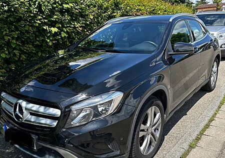 Mercedes-Benz GLA 220 d 4Matic 7G-DCT