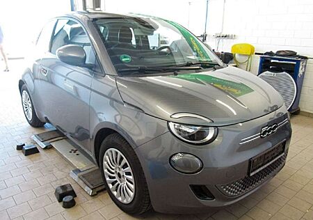 Fiat 500E 320 Km Reichweite Navi - Klimaautomatik