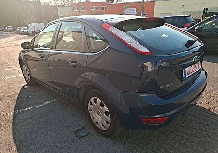 Ford Focus Lim. Ambiente 1.6. 1 Hand