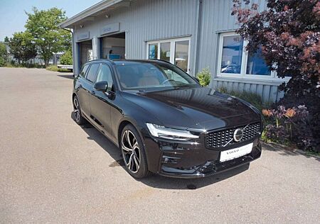 Volvo V60 B4 Kombi Ultra Dark/ Bowser Wilkins