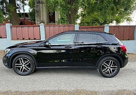 Mercedes-Benz GLA 220 CDI 4MATIC 7G-DCT