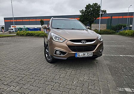 Hyundai ix35 Tucson 2.0CRDi FIFA World Cup 4WD Automatik