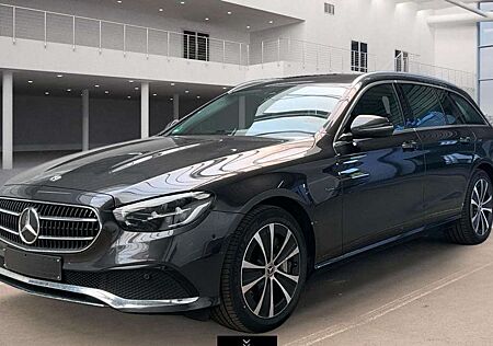 Mercedes-Benz E 300 de Kamera*AHK*DAB*LED*Leder*Navi*18*1Hand