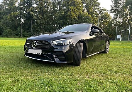 Mercedes-Benz E 300 AMG-Paket / Night-Paket / Widescreen / Distornic+