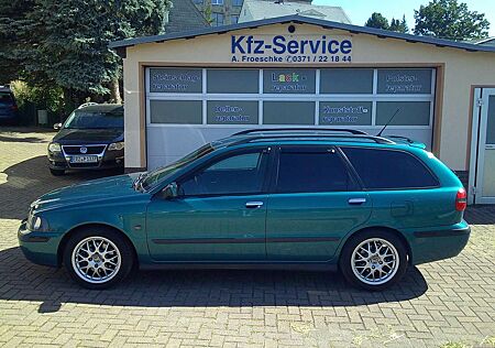 Volvo V40 1.8 TÜV Neu