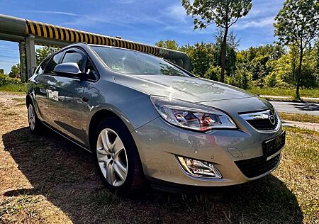 Opel Astra J Sports Tourer Design Edition