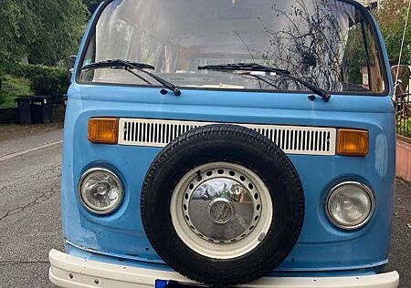 VW T2 Volkswagen T2b als Camper ausgebaut