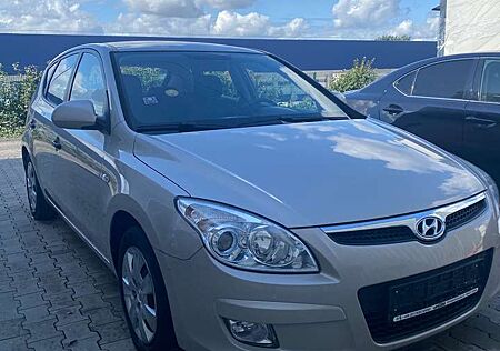 Hyundai i30 i30cw 1.6 CRDi Automatik Classic