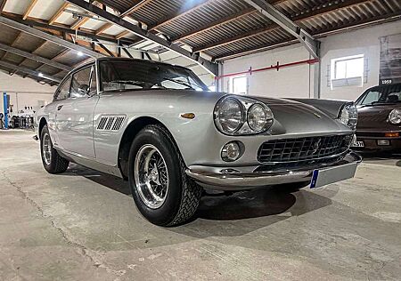 Ferrari 330 GT 2+2