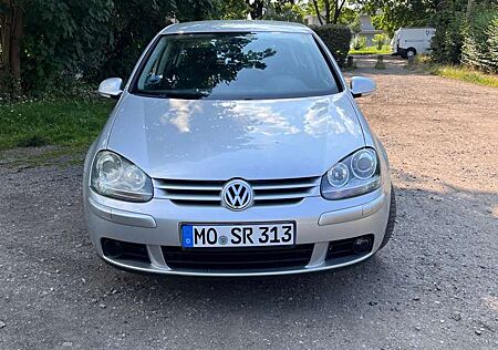 VW Golf Volkswagen 2.0 FSI Automatik Comfortline