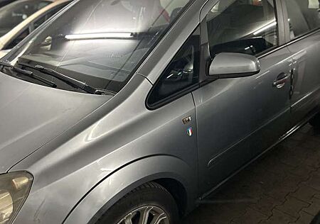 Opel Zafira 1.9DTI Sitzplätze 7