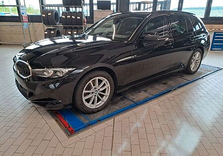 BMW 320 Baureihe 3 Touring d xDrive*LED*