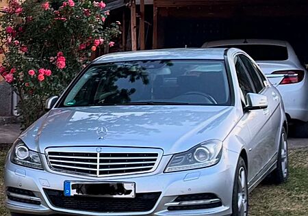 Mercedes-Benz C 180 CGI Automatik BlueEFFICIENCY Elegance