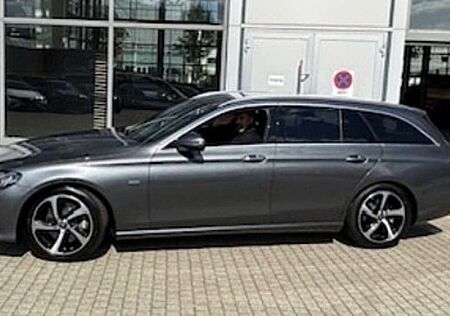 Mercedes-Benz E 220 d T 9G-TRONIC Sportstyle Edition